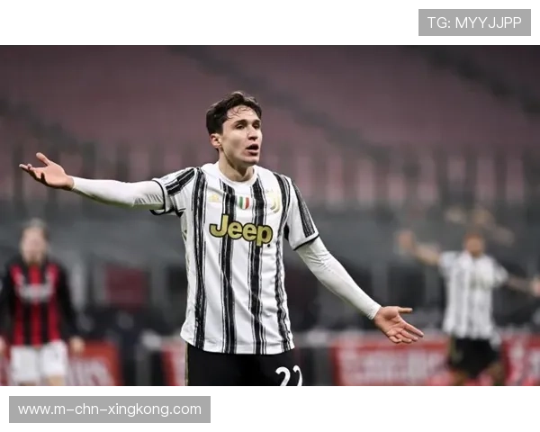 尤文中场精准直塞为前锋送上绝佳跑位线路